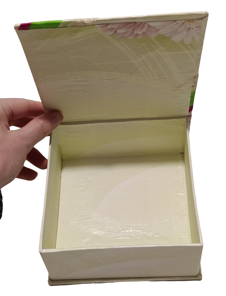 Ivi Rüütalu käsitöökinkekarp - Image 5