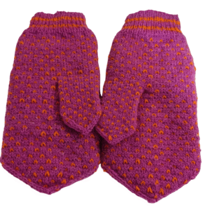 Jaaguaru talu kootud seest karvased käpikud